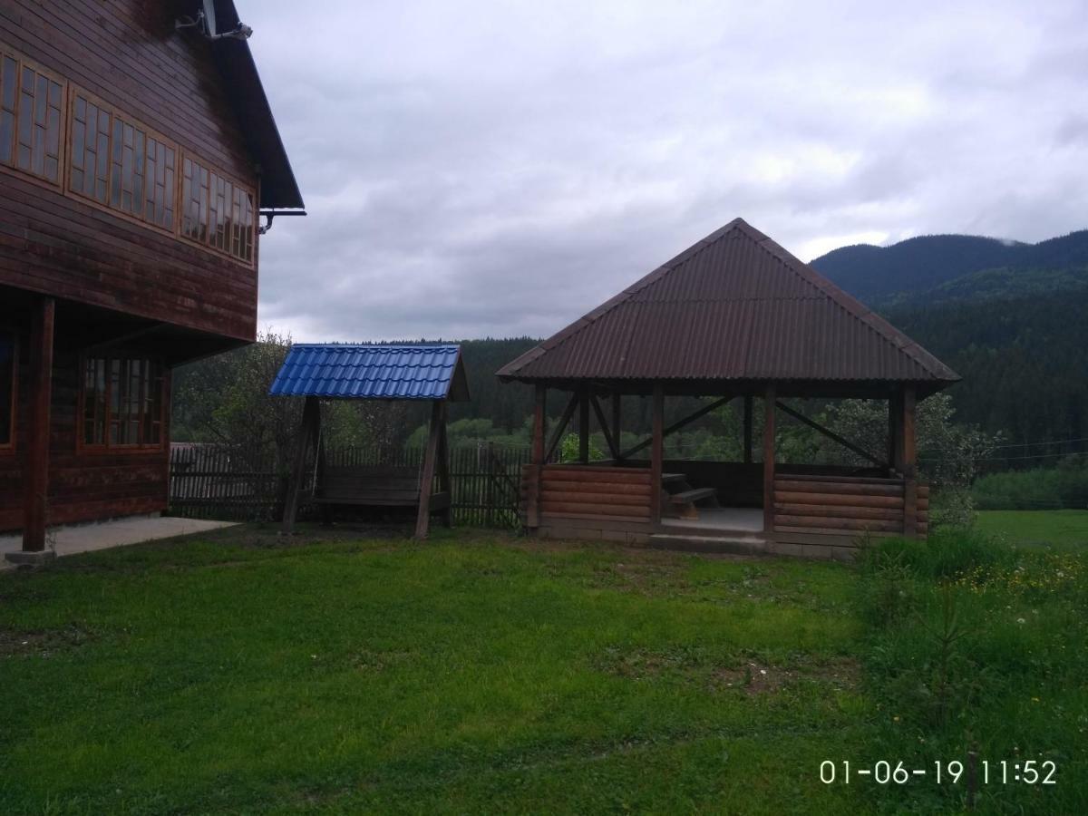 ボロフタПід Яворомアパートメント エクステリア 写真